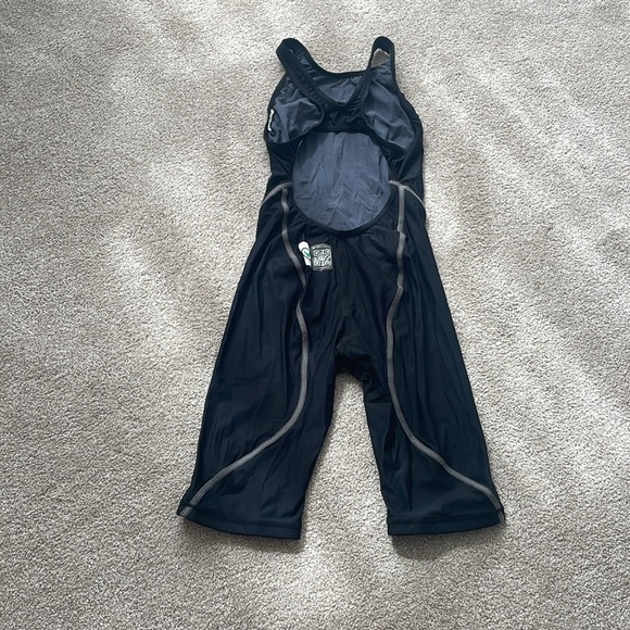 Arena women’s power skin tech suit - Picture 3 of 4